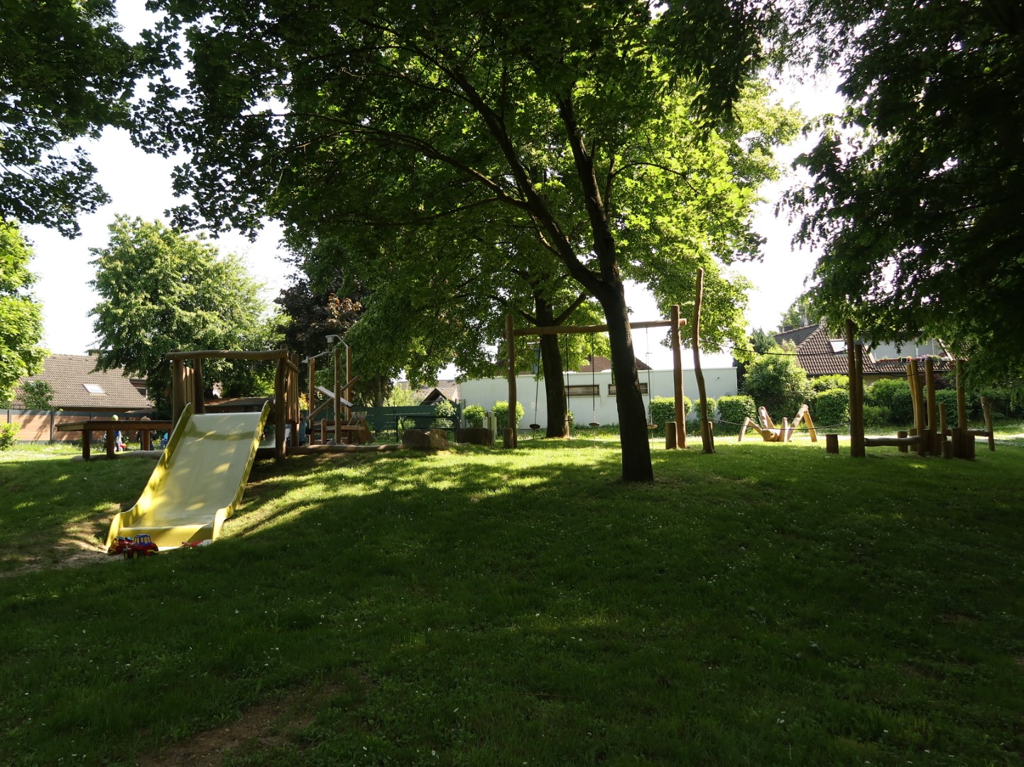 Neuer Spielplatz an der Kleinen Erft