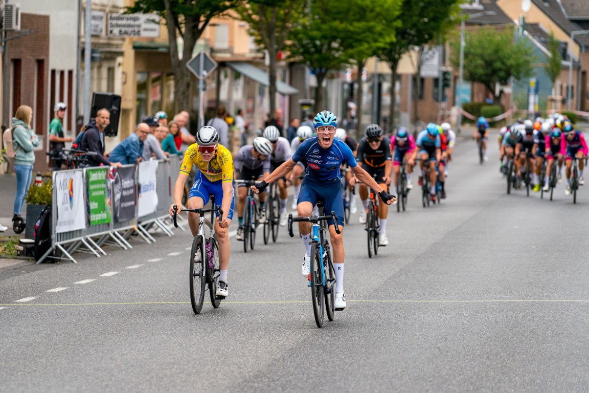 ZielsprintSieg U19 Ole Jablonski 17. Nacht von Quadrath 2022, Foto: HolgerRadifo, HolgersRadsportfotos